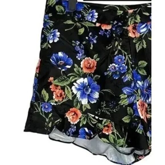 NWT Cute Floral Print Ruffled High Waist Silky Feel Button Zip Up Shorts L Black - Picture 2 of 15